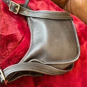 Vintage COACH Sleek Black Leather Crescent Shoulder Bag